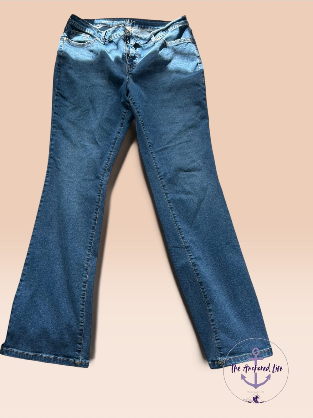Women’s Blue Flare Jeans - Classic Mid Wash size 14